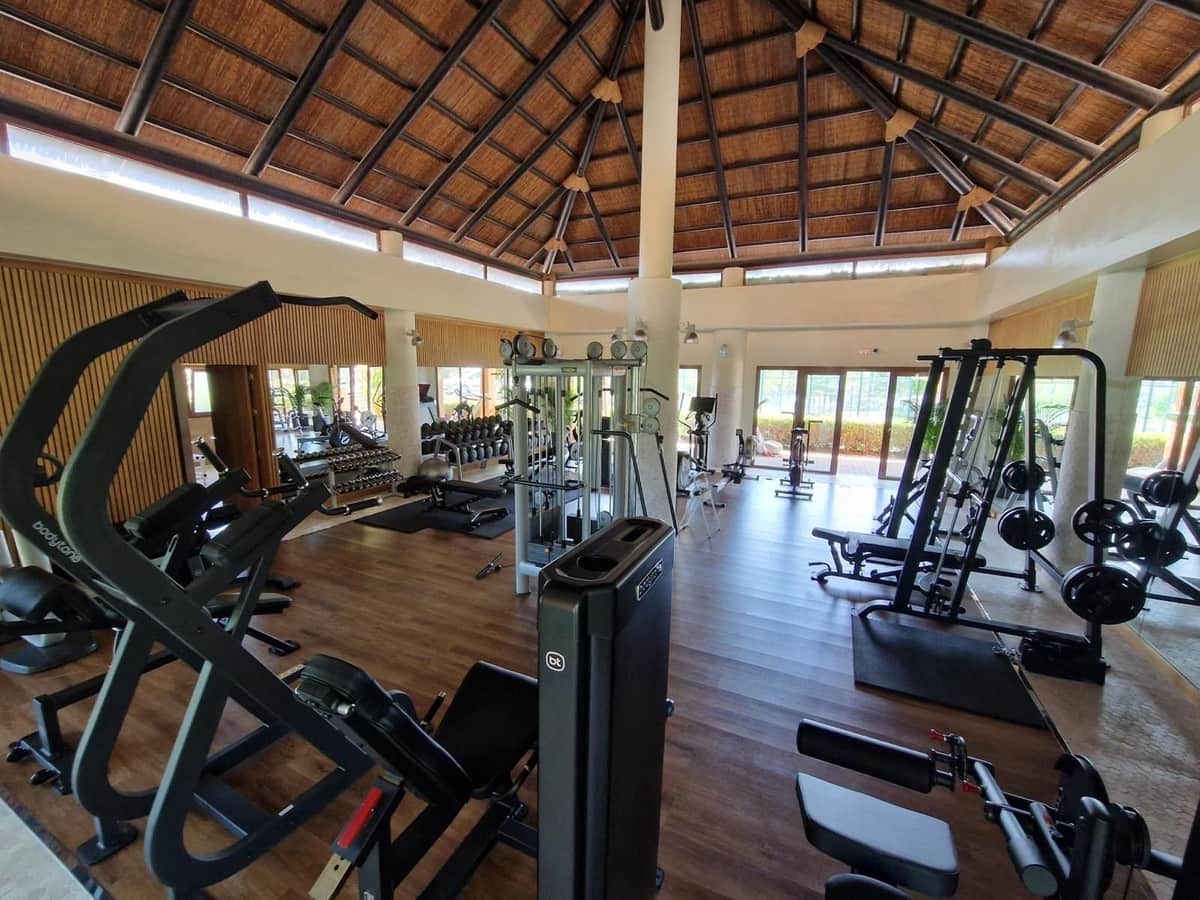 2 bedroom Apartment for sale in Benahavis with pool garage - € 549,500 (Ref: 9974076)