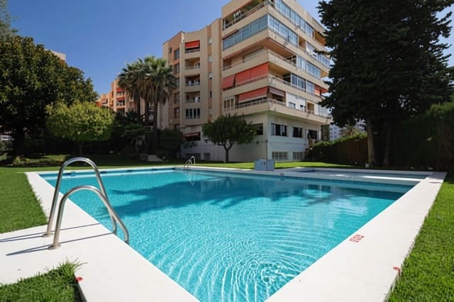 Apartamento de 4 habitaciones en Marbella en venta con piscina - 557.000 € (Ref: 9974077)