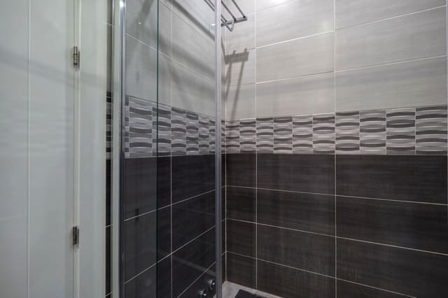 Apartamento de 4 habitaciones en Marbella en venta con piscina - 557.000 € (Ref: 9974077)