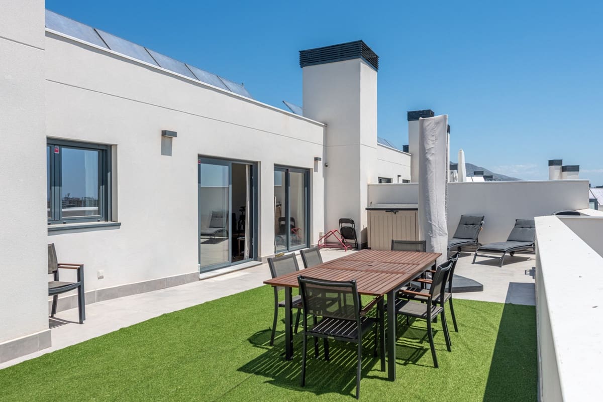 3 soveværelse Lejlighed til salg i Las Lagunas de Mijas med swimmingpool - € 569.000 (Ref: 9974079)