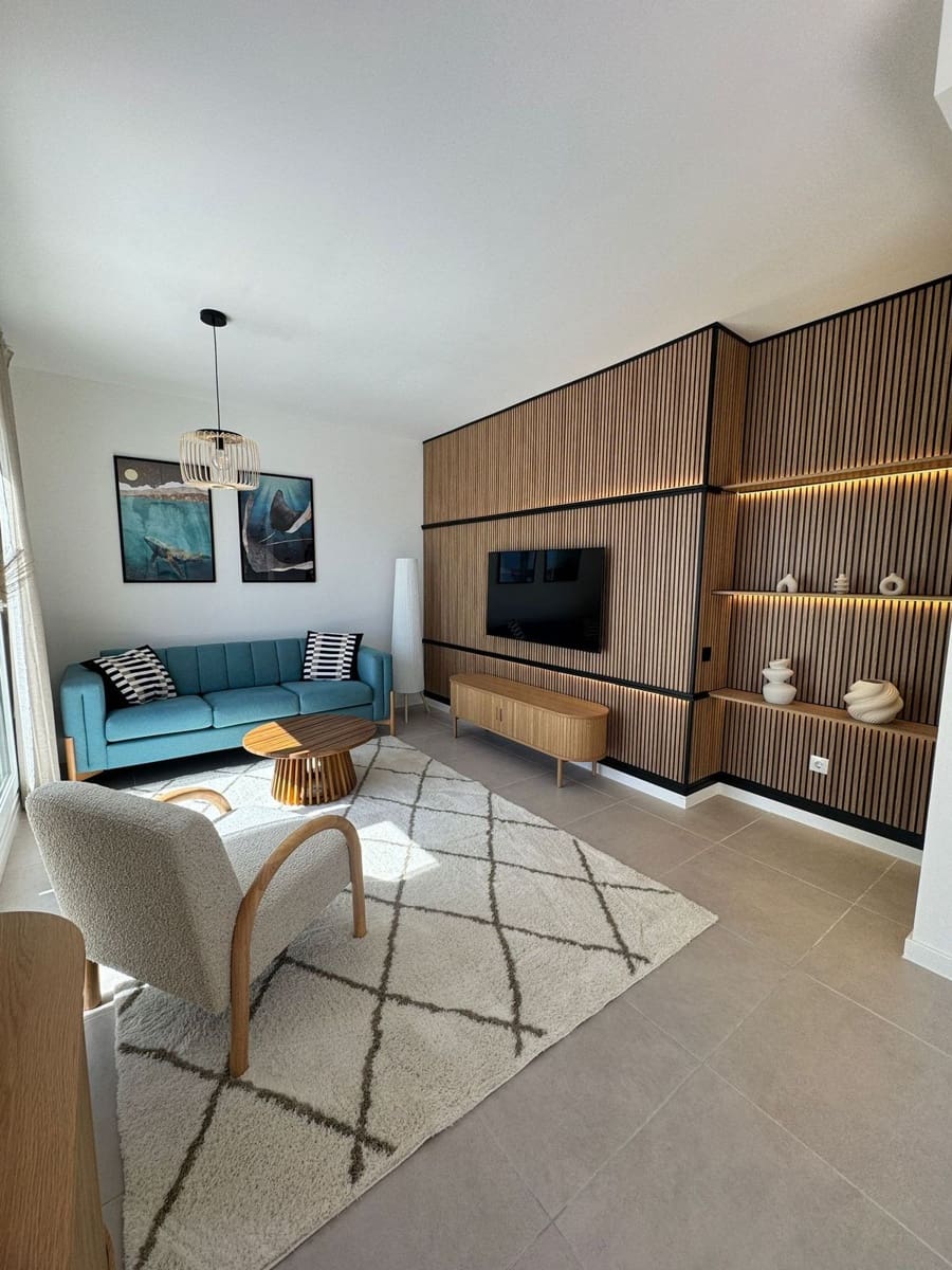 Apartamento de 2 habitaciones en Estepona en venta con piscina - 525.000 € (Ref: 9974082)