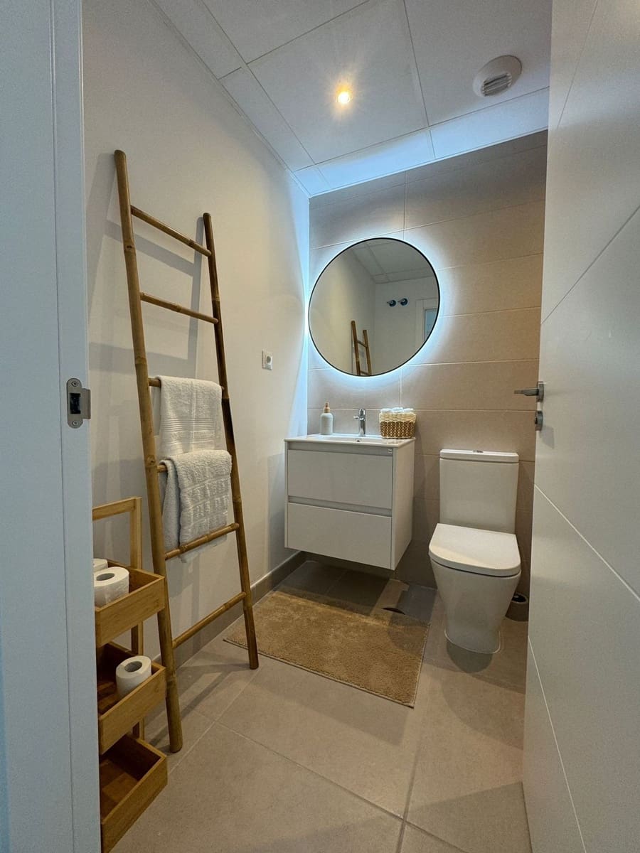 Apartamento de 2 habitaciones en Estepona en venta con piscina - 525.000 € (Ref: 9974082)