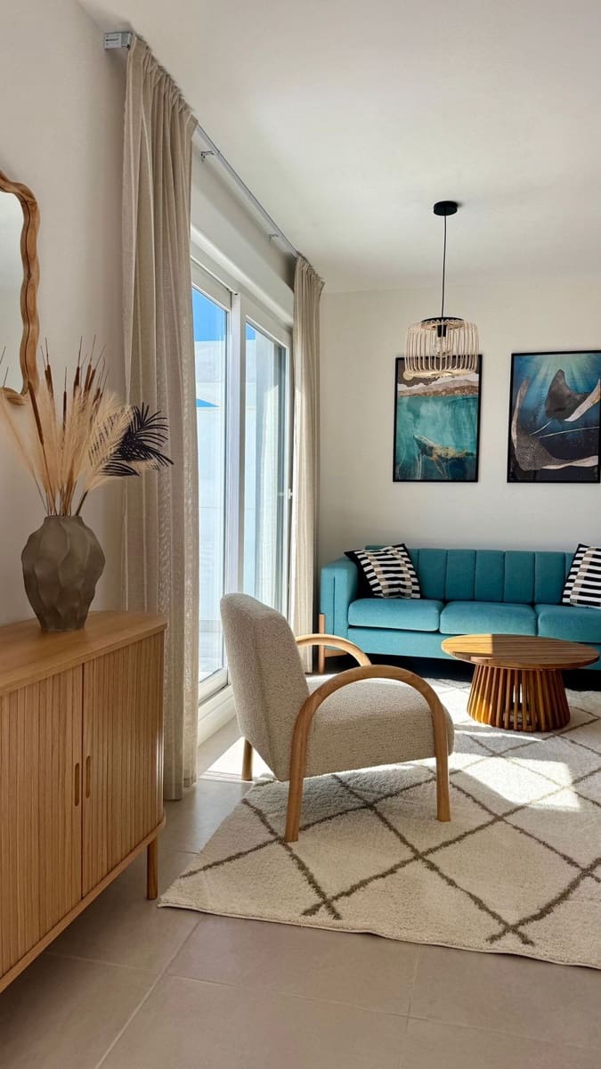 Apartamento de 2 habitaciones en Estepona en venta con piscina - 525.000 € (Ref: 9974082)