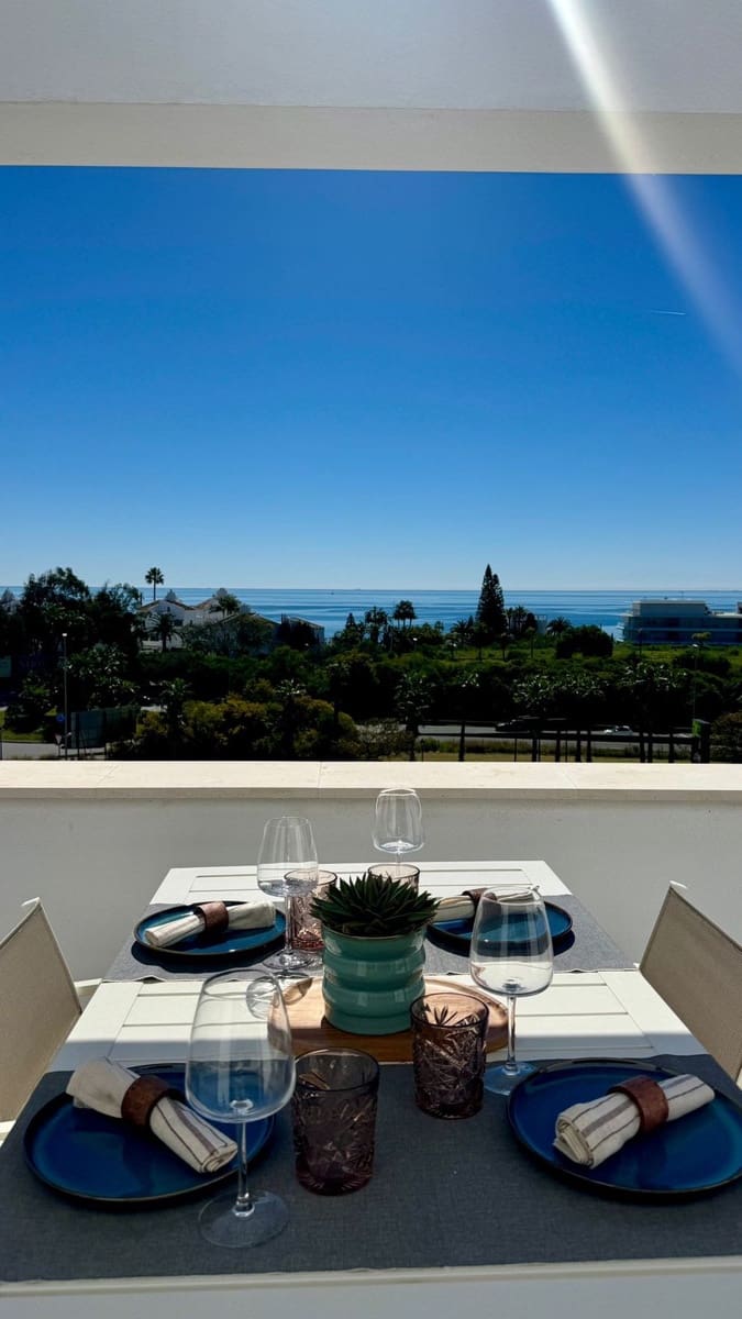 Apartamento de 2 habitaciones en Estepona en venta con piscina - 525.000 € (Ref: 9974082)