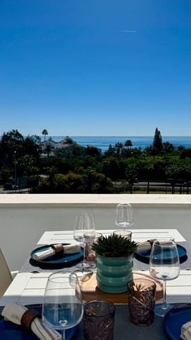 Apartamento de 2 habitaciones en Estepona en venta con piscina - 525.000 € (Ref: 9974082)