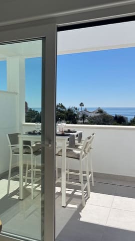 Apartamento de 2 habitaciones en Estepona en venta con piscina - 525.000 € (Ref: 9974082)