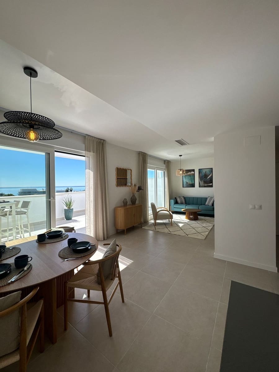 Apartamento de 2 habitaciones en Estepona en venta con piscina - 525.000 € (Ref: 9974082)