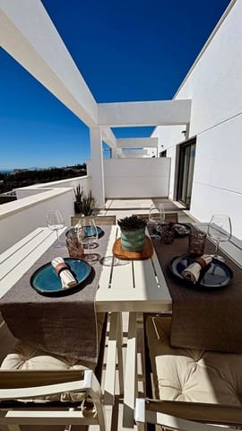 Apartamento de 2 habitaciones en Estepona en venta con piscina - 525.000 € (Ref: 9974082)