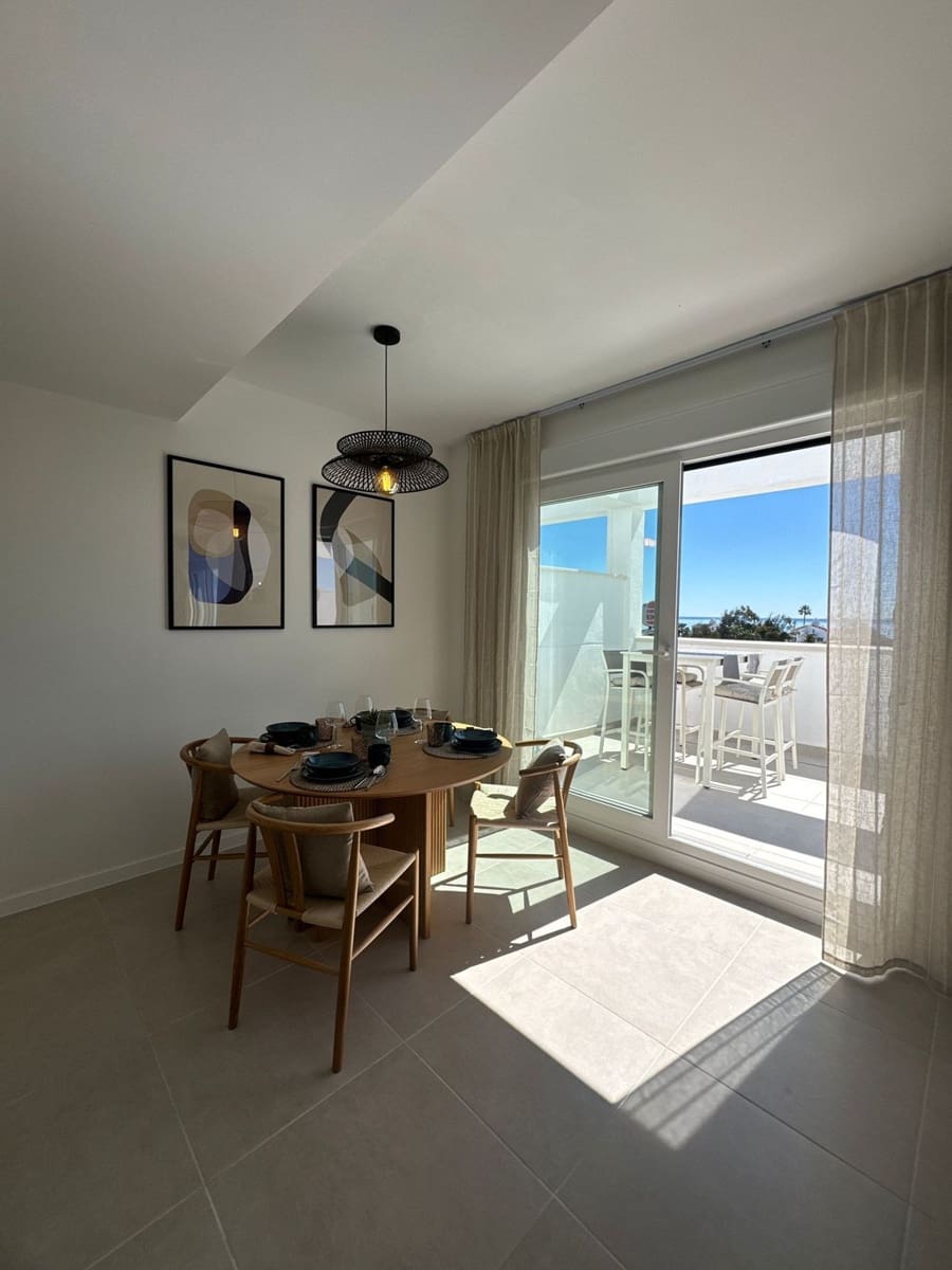 Apartamento de 2 habitaciones en Estepona en venta con piscina - 525.000 € (Ref: 9974082)