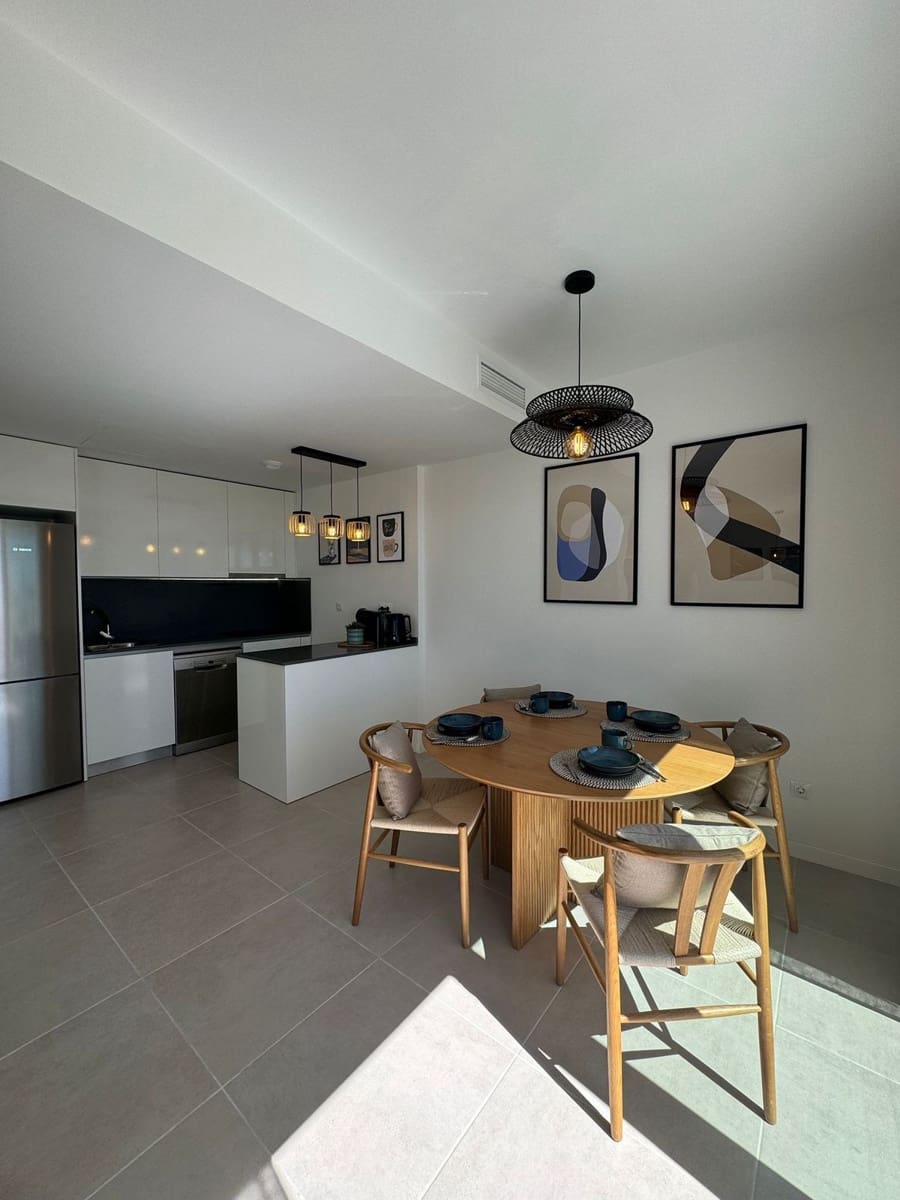 Apartamento de 2 habitaciones en Estepona en venta con piscina - 525.000 € (Ref: 9974082)