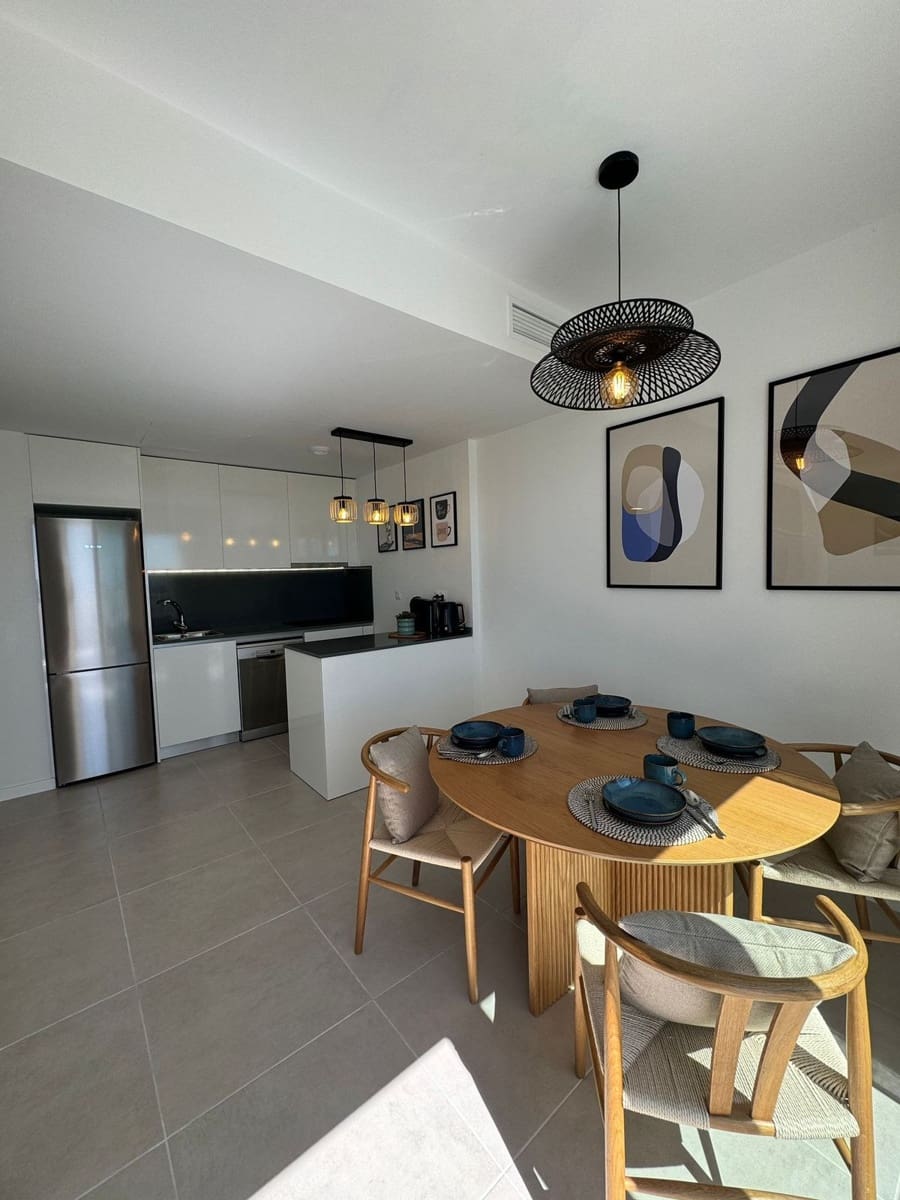 Apartamento de 2 habitaciones en Estepona en venta con piscina - 525.000 € (Ref: 9974082)