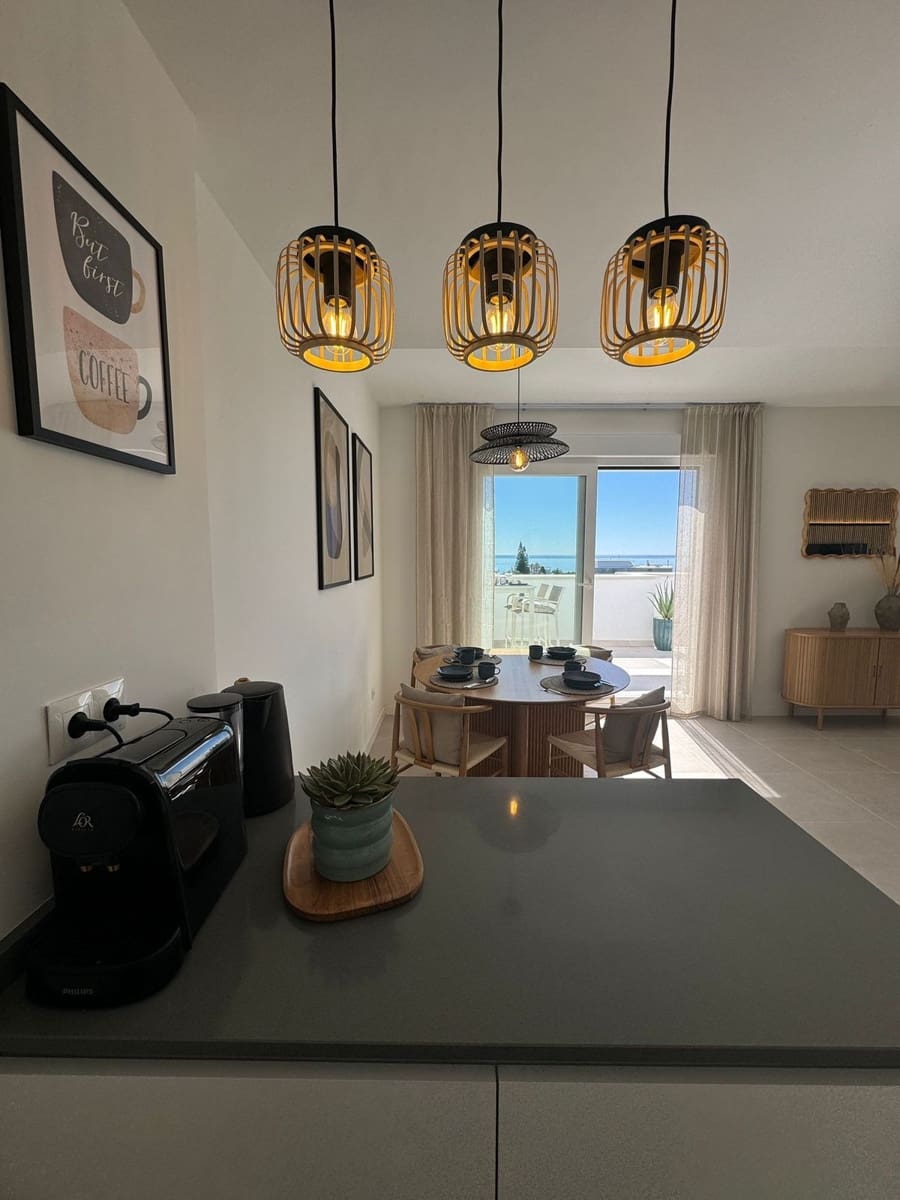 Apartamento de 2 habitaciones en Estepona en venta con piscina - 525.000 € (Ref: 9974082)