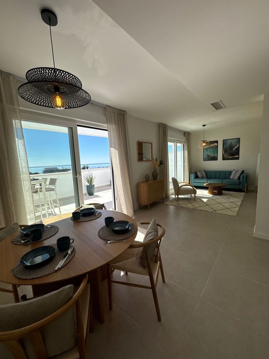 Apartamento de 2 habitaciones en Estepona en venta con piscina - 525.000 € (Ref: 9974082)