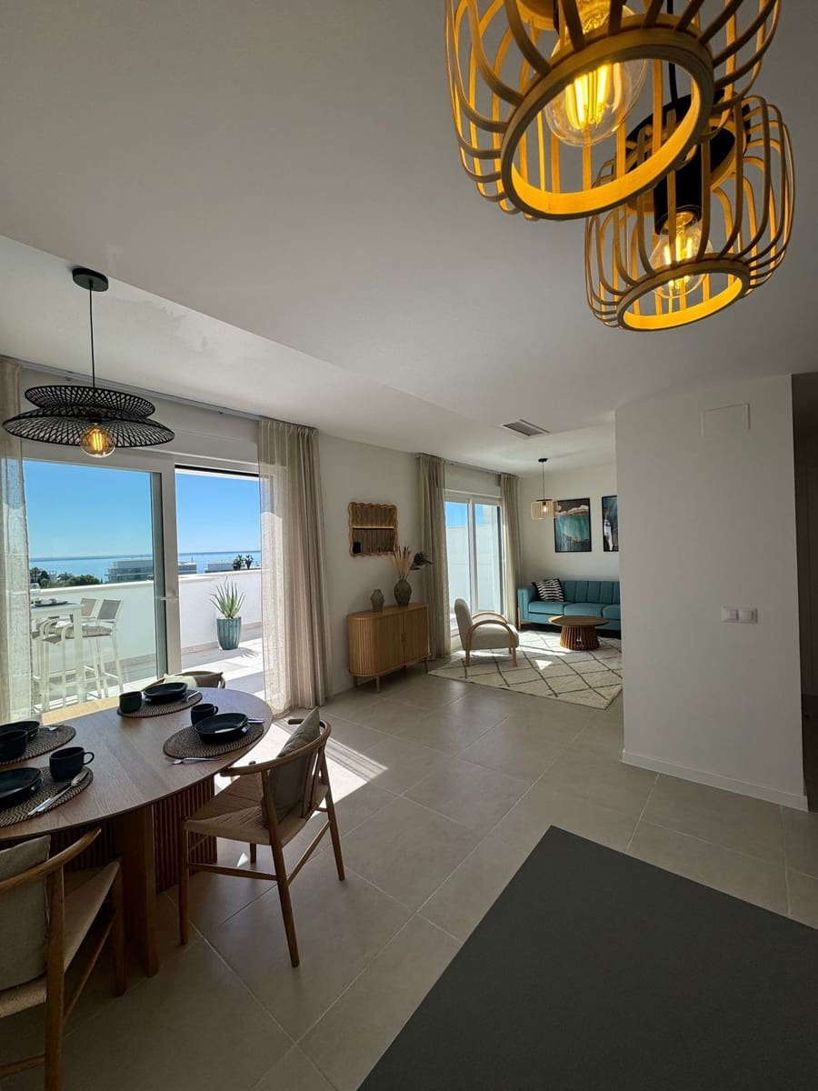 Apartamento de 2 habitaciones en Estepona en venta con piscina - 525.000 € (Ref: 9974082)