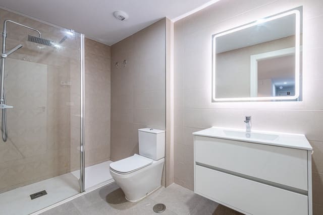 2 soveværelse Lejlighed til salg i Torremolinos med swimmingpool - € 495.000 (Ref: 9974084)