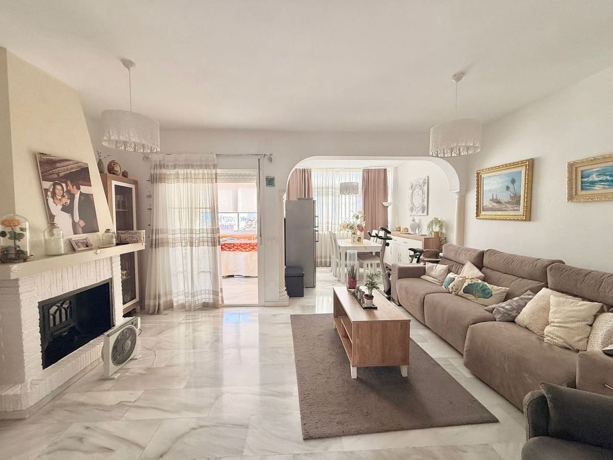 3 slaapkamer Halfvrijstaande villa te koop in Fuengirola met zwembad garage - € 499.000 (Ref: 9974085)