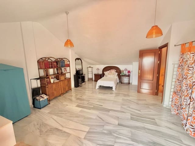 Pareado de 3 habitaciones en Torreblanca, Fuengirola en venta con piscina garaje - 499.000 € (Ref: 9974085)