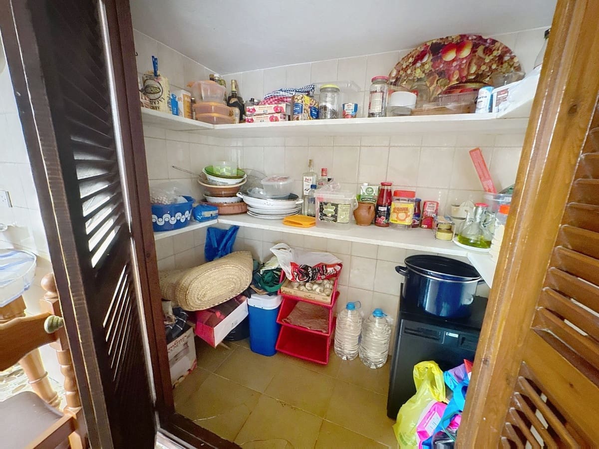 5 soverom Hus til salgs i Estepona - € 552 000 (Ref: 9974087)