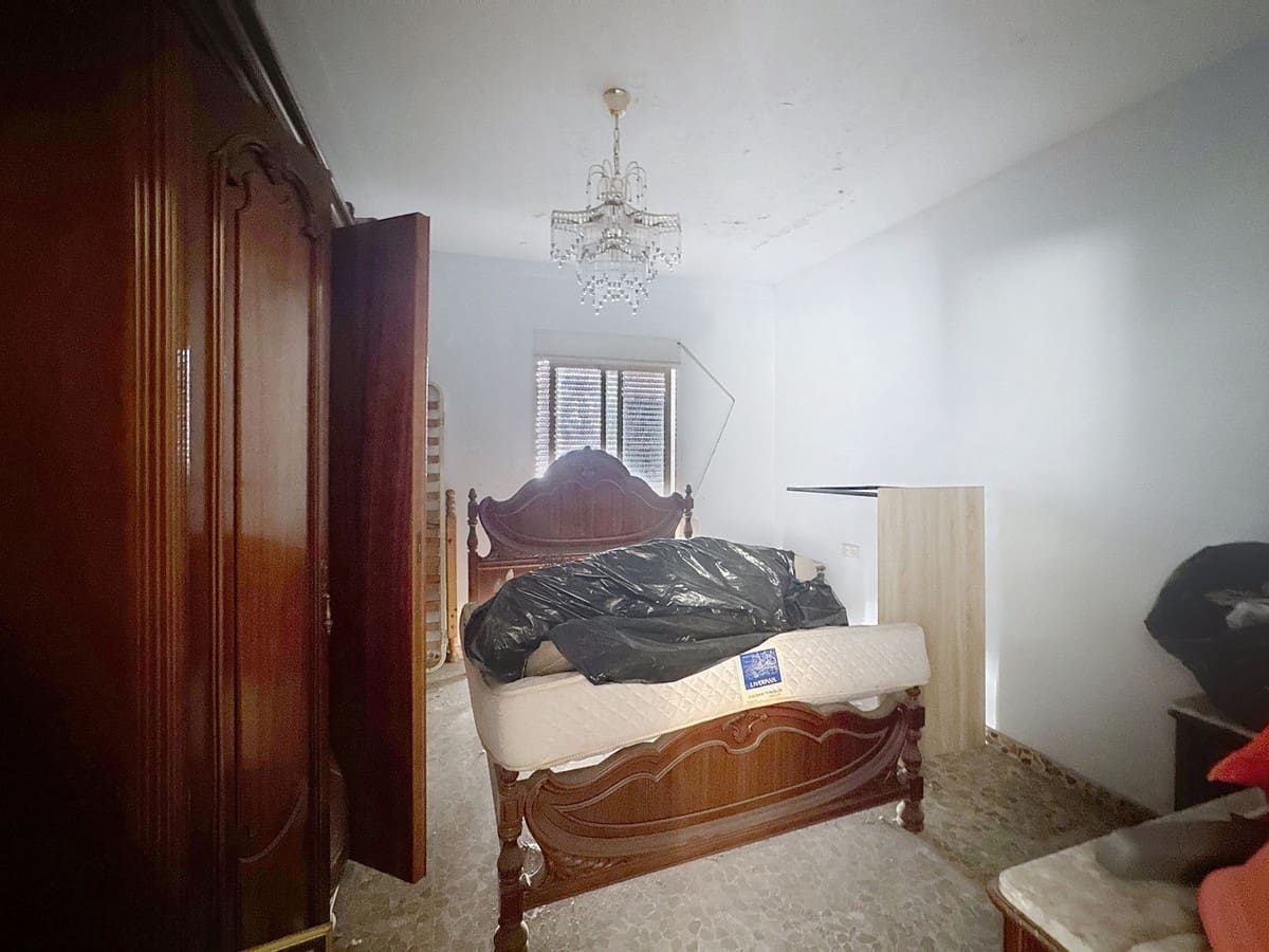 5 soverom Hus til salgs i Estepona - € 552 000 (Ref: 9974087)