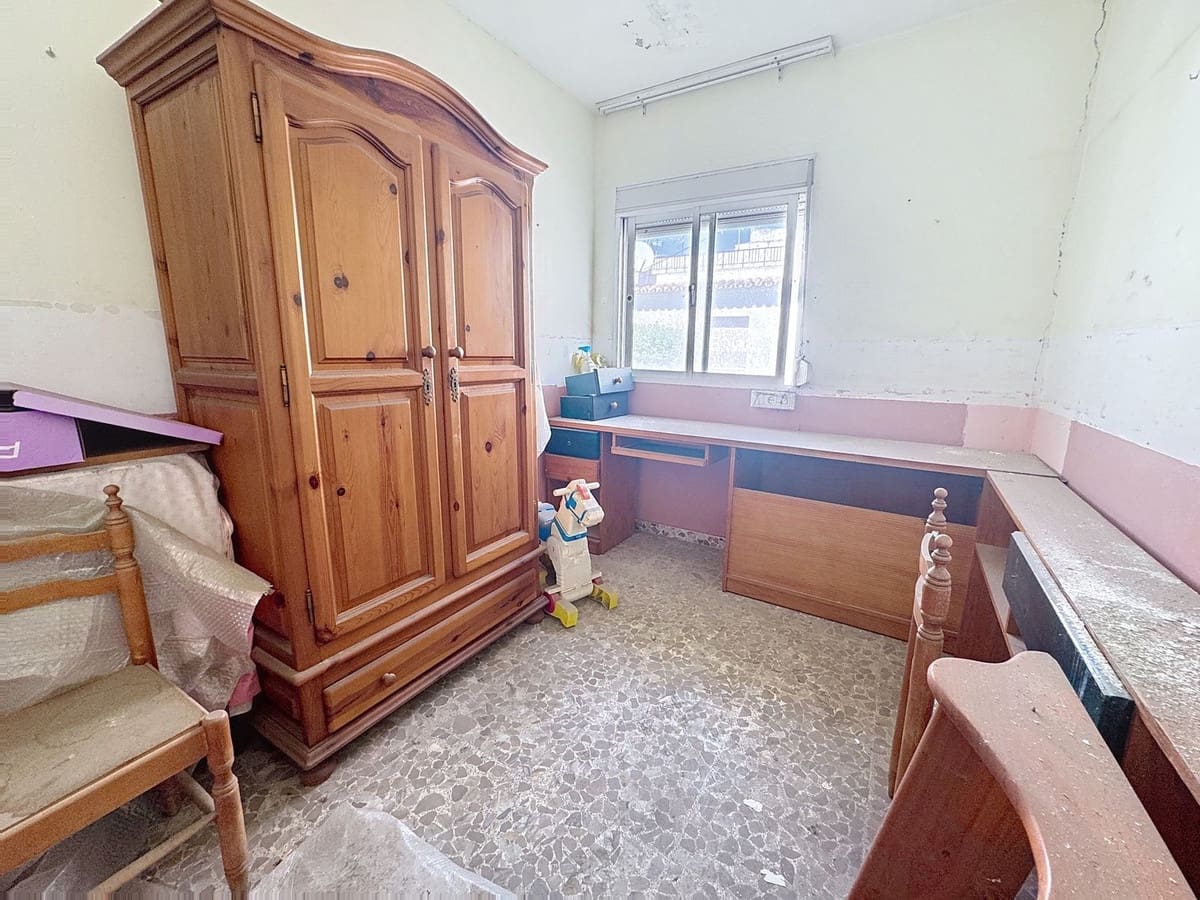5 soverom Hus til salgs i Estepona - € 552 000 (Ref: 9974087)