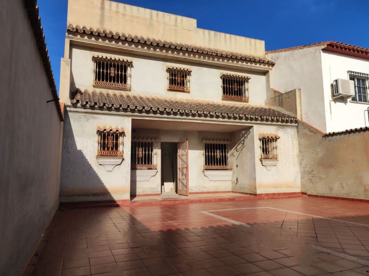 5 bedroom Townhouse for sale in Fuengirola with garage - € 531,000 (Ref: 9974090)
