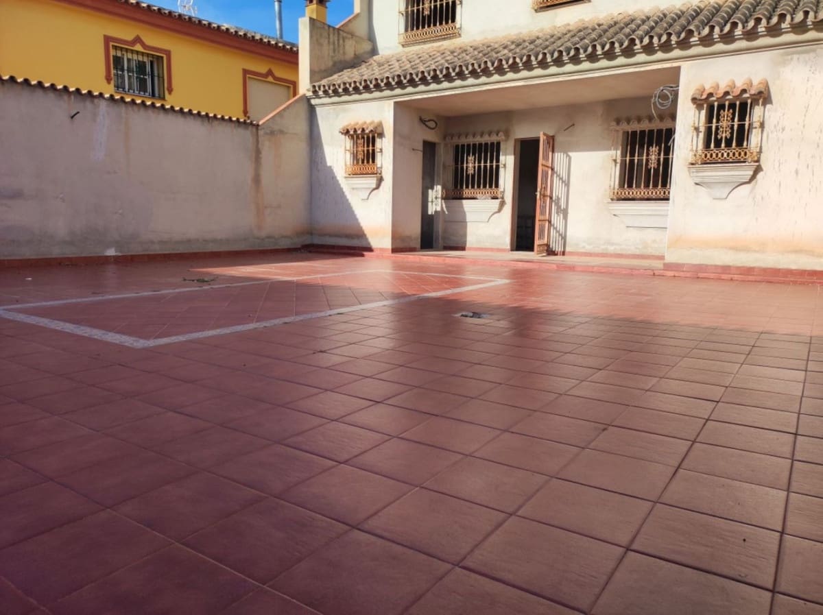 5 bedroom Townhouse for sale in Fuengirola with garage - € 531,000 (Ref: 9974090)
