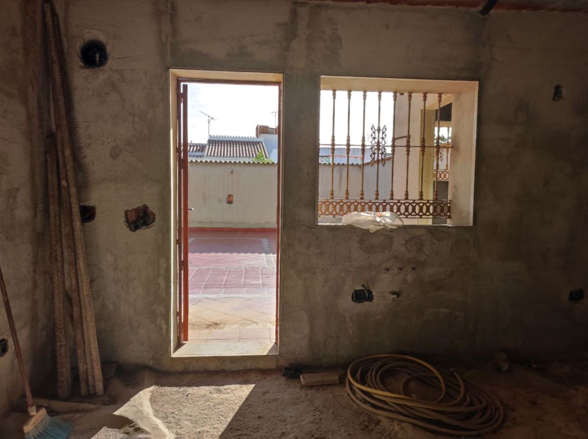 5 bedroom Townhouse for sale in Fuengirola with garage - € 531,000 (Ref: 9974090)
