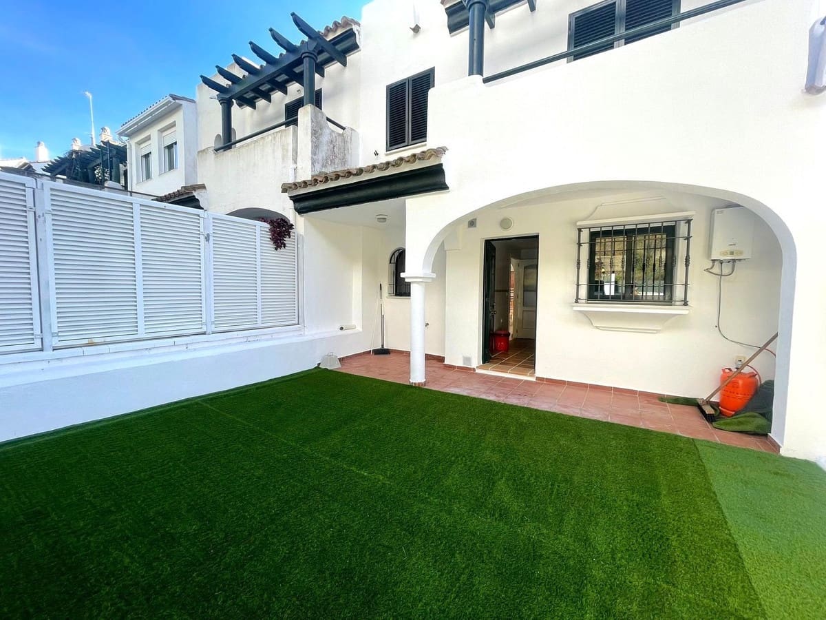 3 bedroom Semi-detached Villa for sale in Manilva with pool garage - € 560,000 (Ref: 9974091)