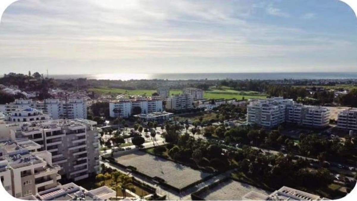 3 soverom Leilighet til salgs i Nueva Andalucia med svømmebasseng garasje - € 499 000 (Ref: 9974093)