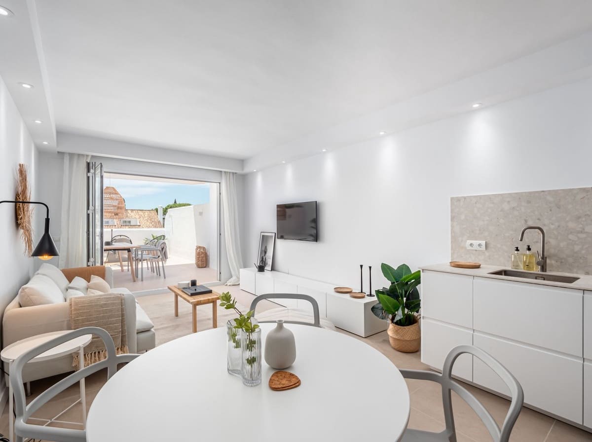 2 soverom Leilighet til salgs i Nueva Andalucia - € 495 000 (Ref: 9974095)