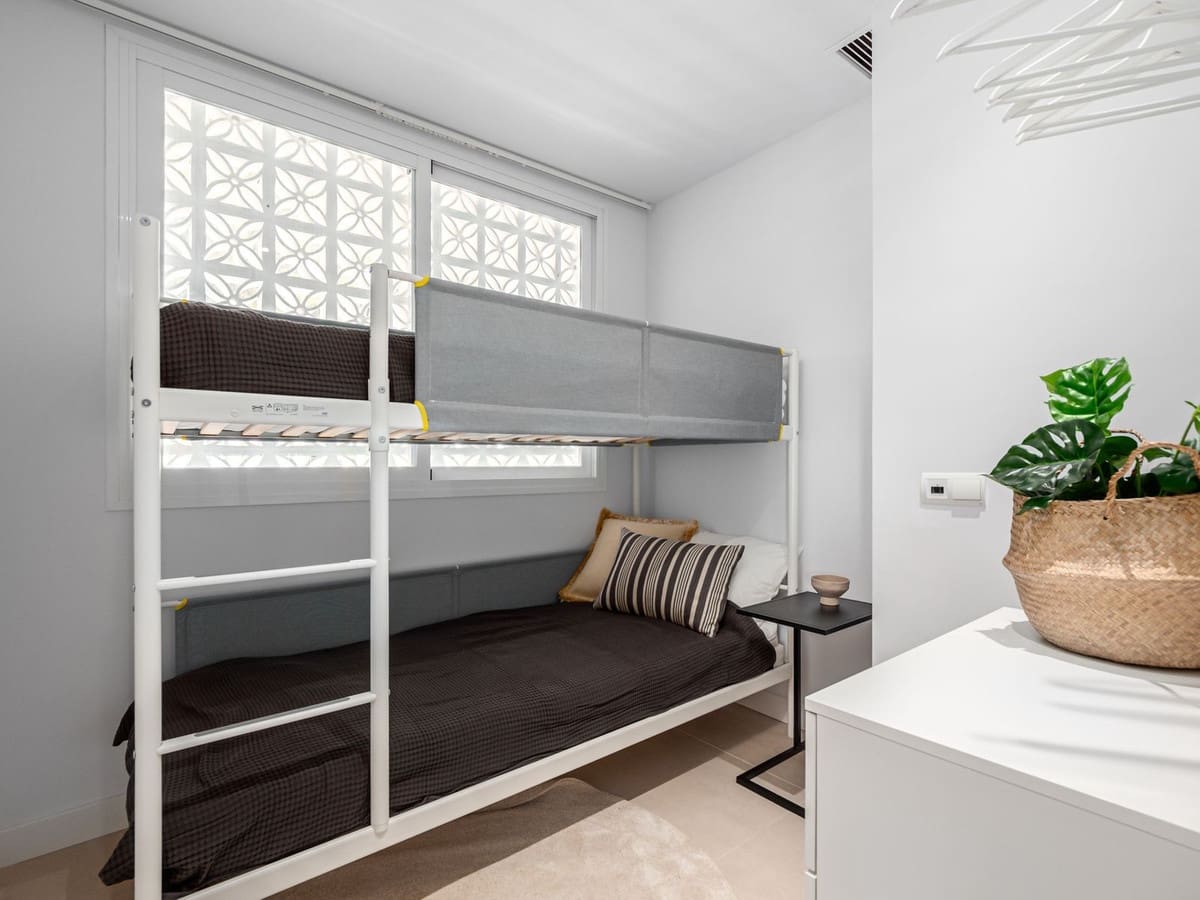 2 soverom Leilighet til salgs i Nueva Andalucia - € 495 000 (Ref: 9974095)