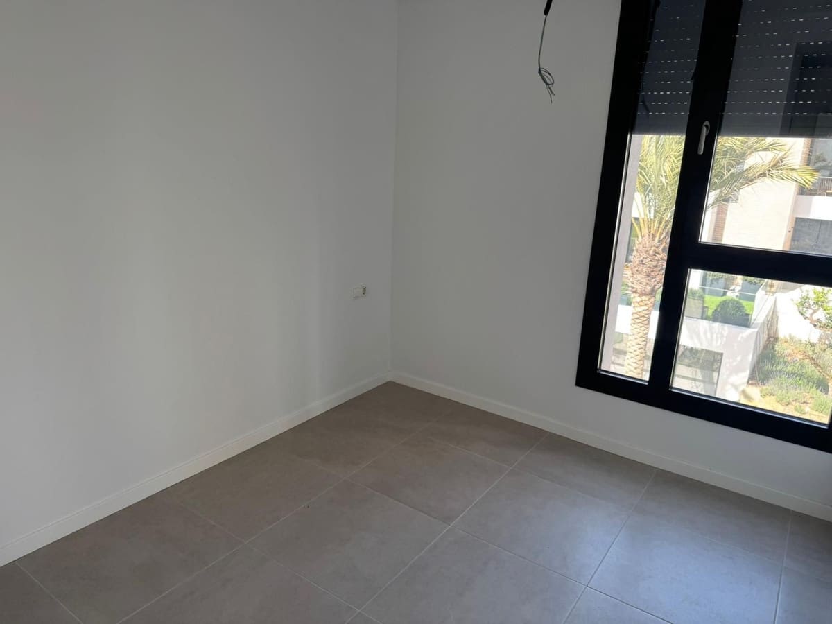 2 bedroom Apartment for sale in Estepona with pool garage - € 510,000 (Ref: 9974096)