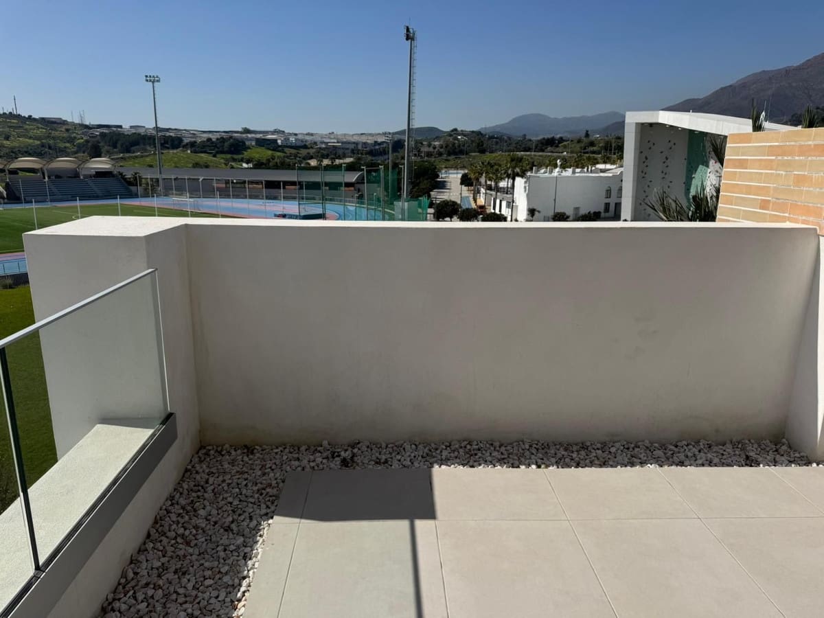 2 bedroom Apartment for sale in Estepona with pool garage - € 510,000 (Ref: 9974096)