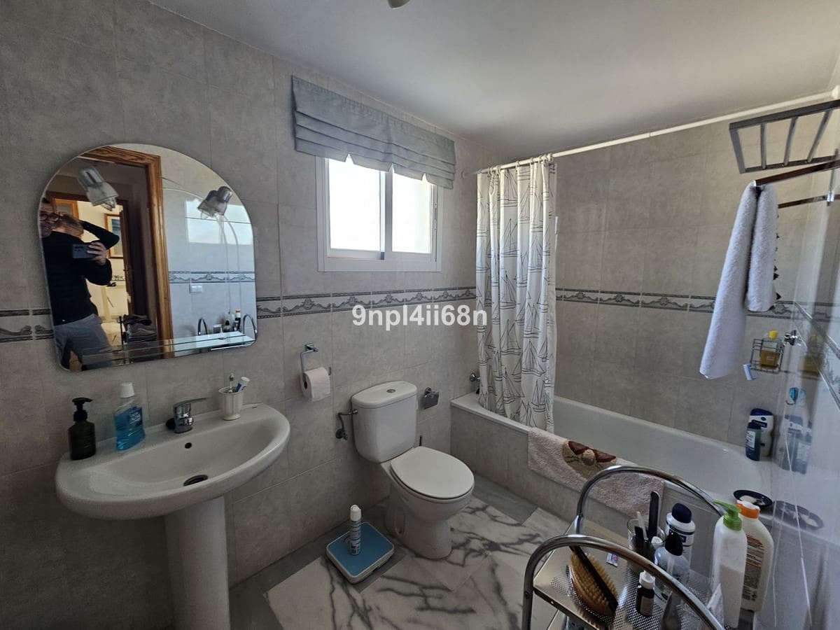 3 sypialnia Apartament na sprzedaż w Miraflores z basenem - 450 000 € (Ref: 9974097)