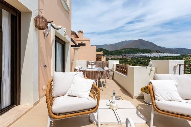 3 sovrum Lägenhet till salu i Estepona med pool garage - 545 000 € (Ref: 9974098)