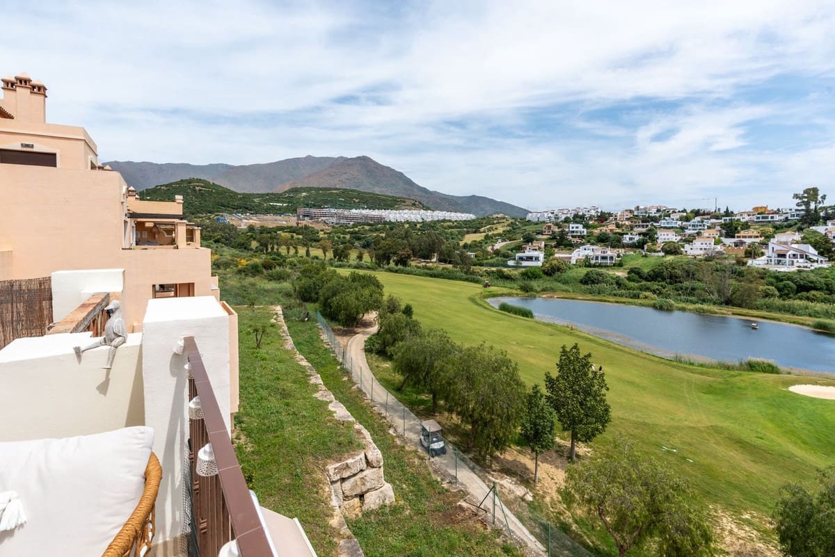 3 sovrum Lägenhet till salu i Estepona med pool garage - 545 000 € (Ref: 9974098)