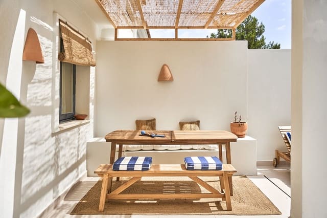 Casa de 3 habitaciones en El Paraiso, Estepona en venta con piscina - 549.000 € (Ref: 9974099)