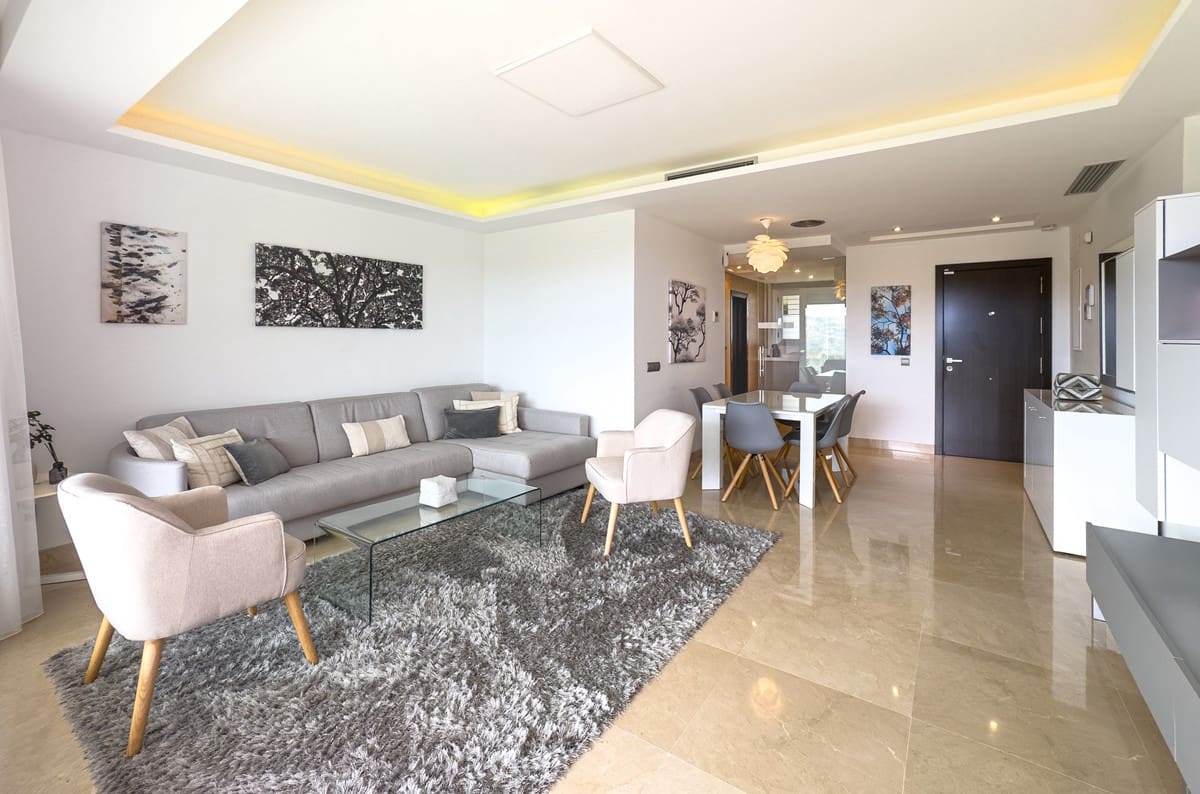 2 soveværelse Lejlighed til salg i La Cala Golf med swimmingpool - € 515.000 (Ref: 9974100)
