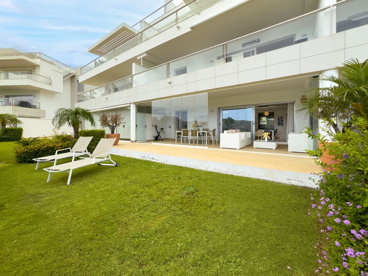 2 soveværelse Lejlighed til salg i La Cala Golf med swimmingpool - € 515.000 (Ref: 9974100)