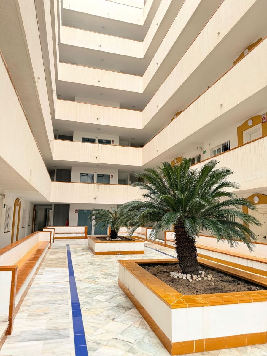 Apartamento de 3 habitaciones en Fuengirola en venta con piscina - 539.000 € (Ref: 9974102)