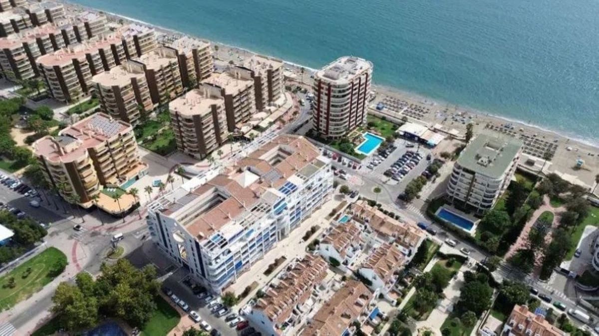 Apartamento de 3 habitaciones en Fuengirola en venta con piscina - 539.000 € (Ref: 9974102)