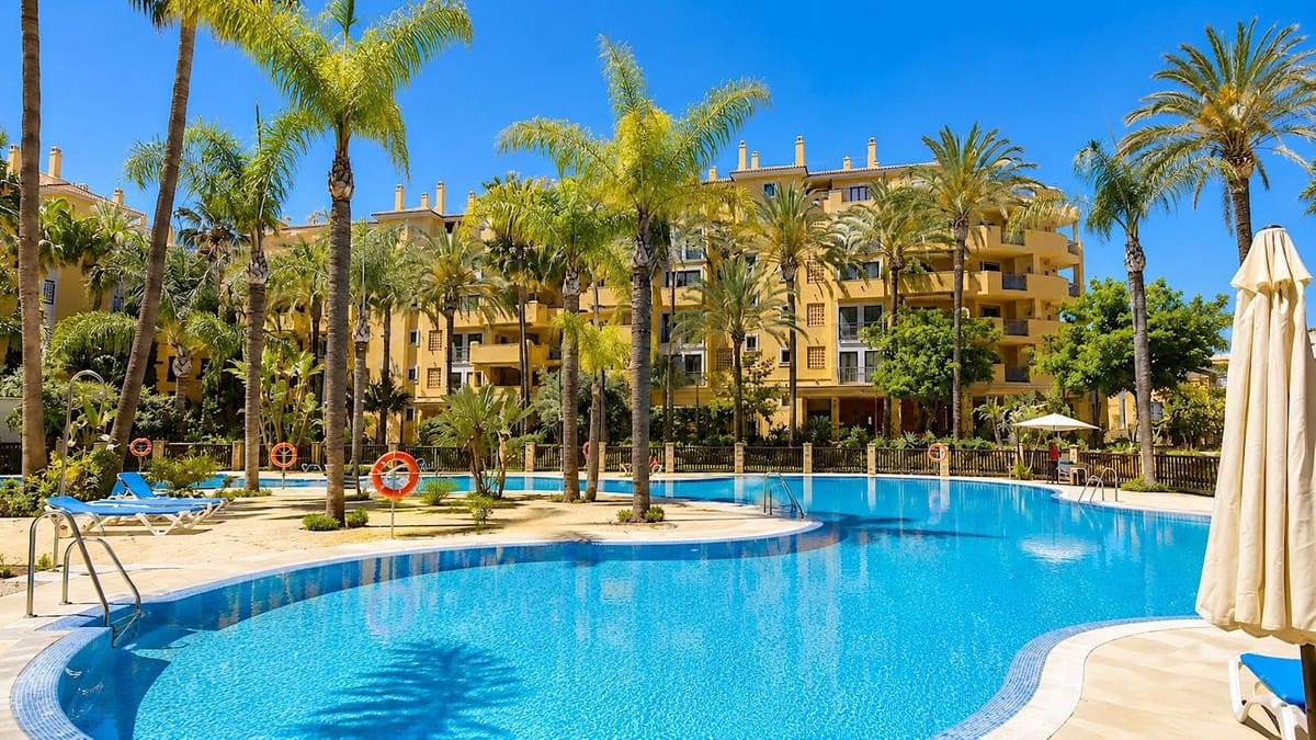2 soverom Leilighet til salgs i San Pedro de Alcantara med svømmebasseng - € 525 000 (Ref: 9974103)