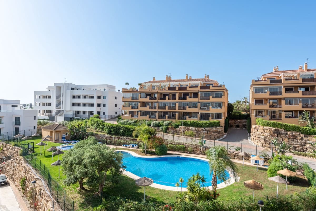 2 soverom Leilighet til salgs i La Cala de Mijas med svømmebasseng - € 499 000 (Ref: 9974105)