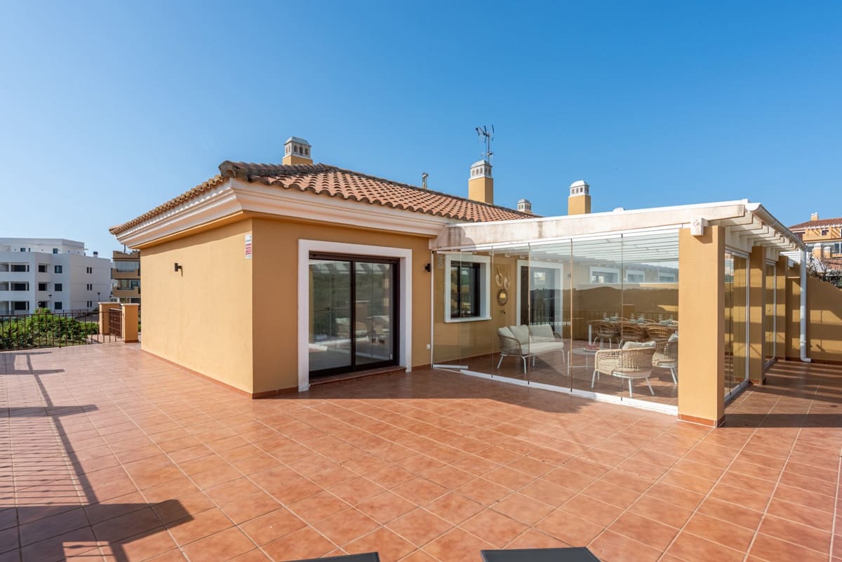 2 soverom Leilighet til salgs i La Cala de Mijas med svømmebasseng - € 499 000 (Ref: 9974105)