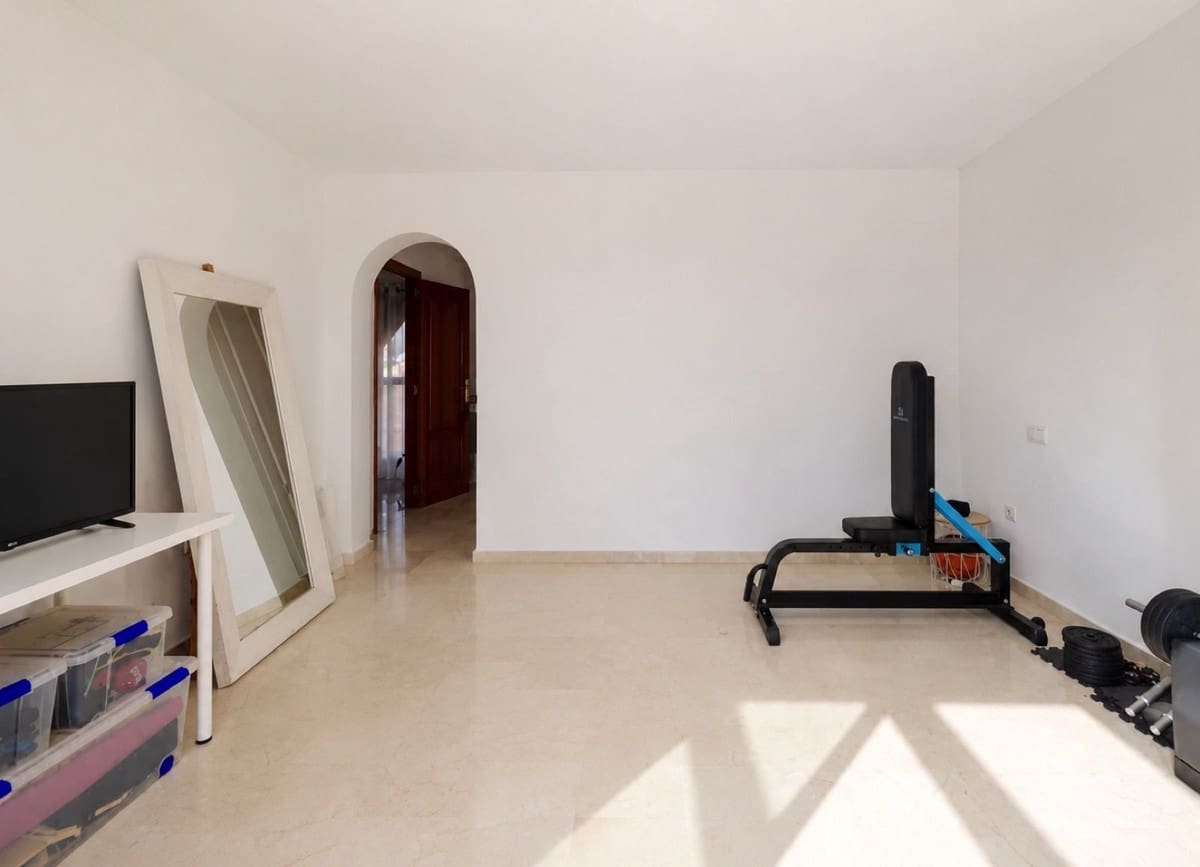 3 soveværelse Lejlighed til salg i New Golden Mile med swimmingpool garage - € 529.000 (Ref: 9974107)
