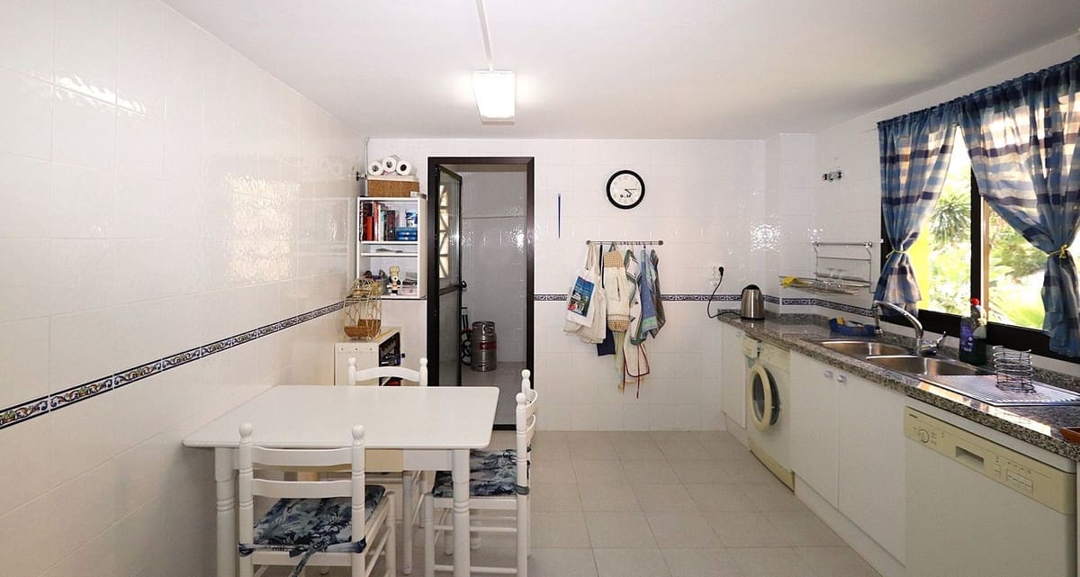 3 soverom Leilighet til salgs i New Golden Mile med svømmebasseng - € 495 000 (Ref: 9974109)