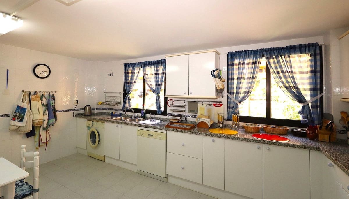 3 soverom Leilighet til salgs i New Golden Mile med svømmebasseng - € 495 000 (Ref: 9974109)