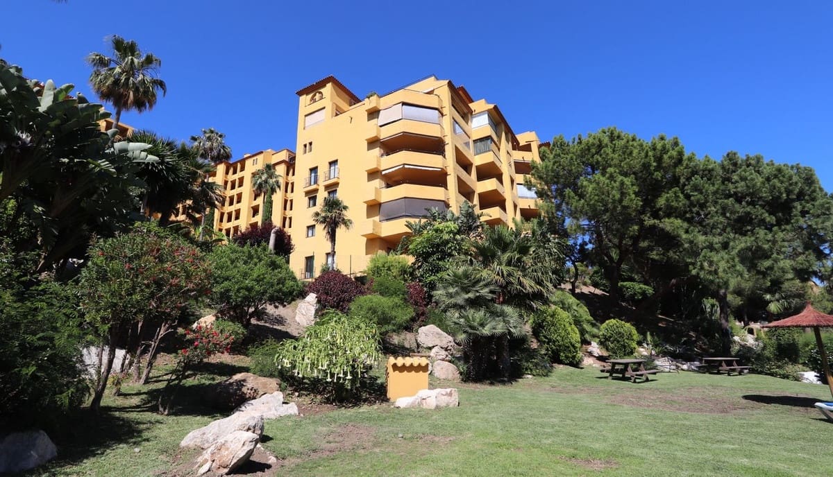 3 soverom Leilighet til salgs i New Golden Mile med svømmebasseng - € 495 000 (Ref: 9974109)