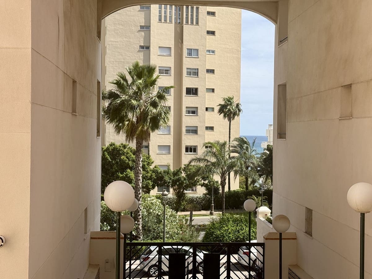 3 soveværelse Lejlighed til salg i Estepona - € 495.000 (Ref: 9974112)