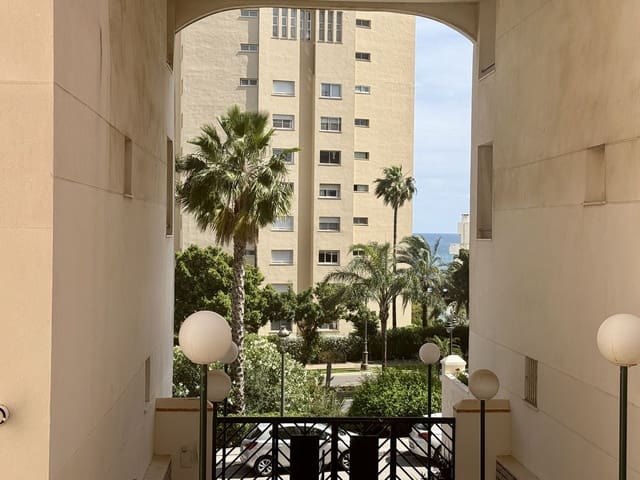 3 soveværelse Lejlighed til salg i Puerto de Estepona, Estepona - € 495.000 (Ref: 9974112)